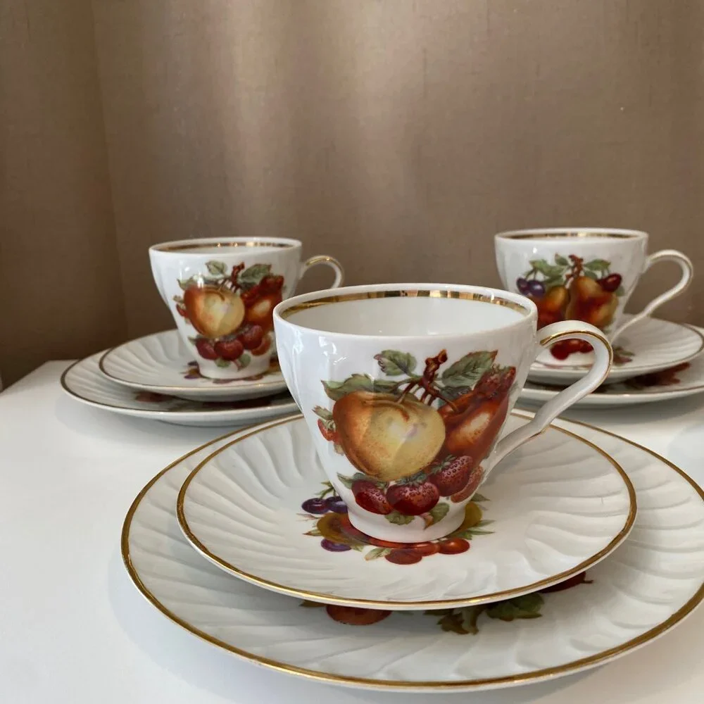 Old Nuremberg Bavaria Germany Fruit Tea Set for 4‎ – Gold Trim, 12 Pc